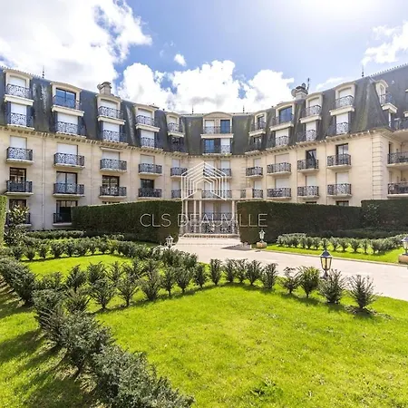 Le Bagatelle 300m De La Cls Apartment